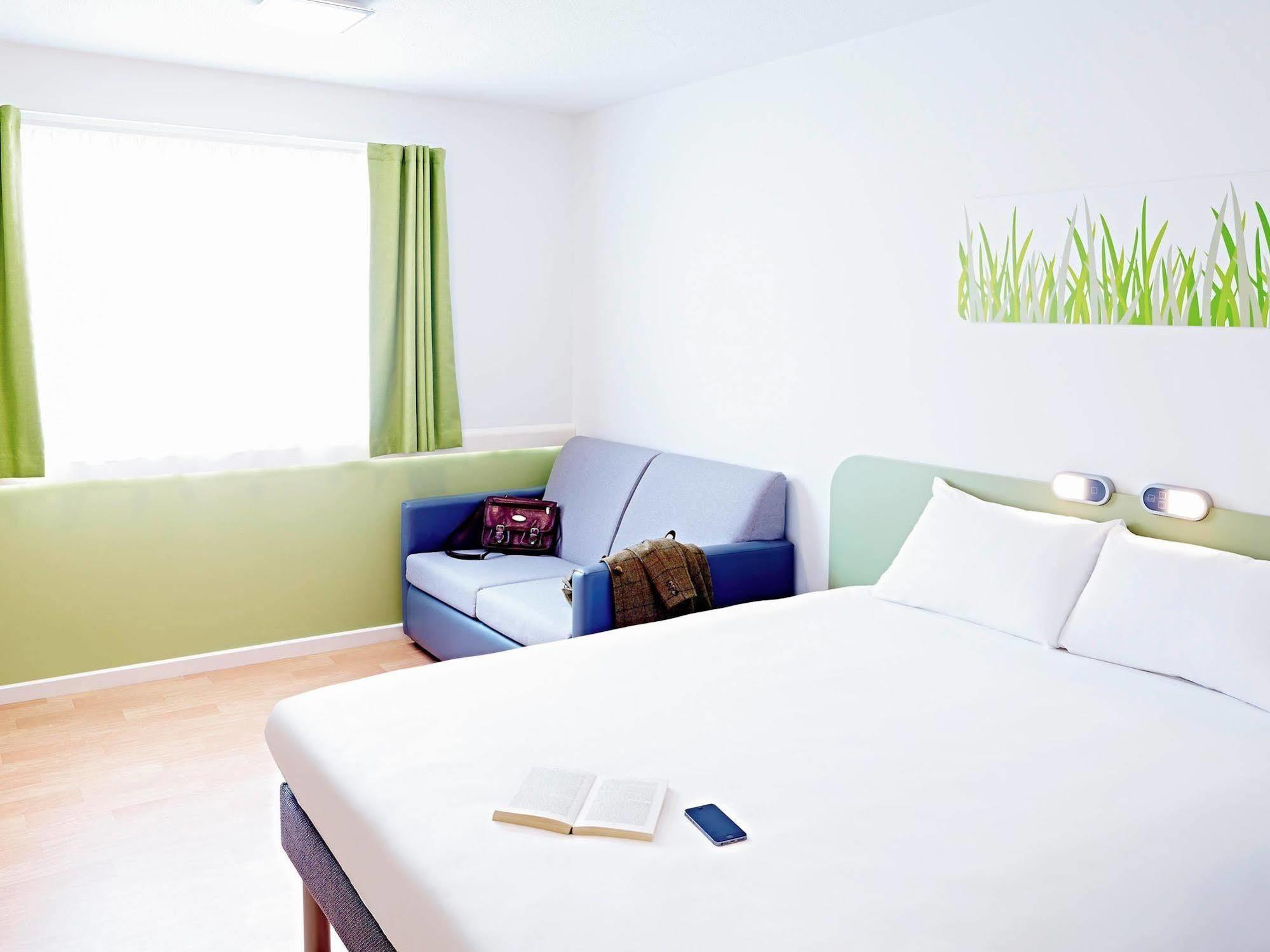 Warrington Motel, J20 M6 Lymm Services Eksteriør bilde