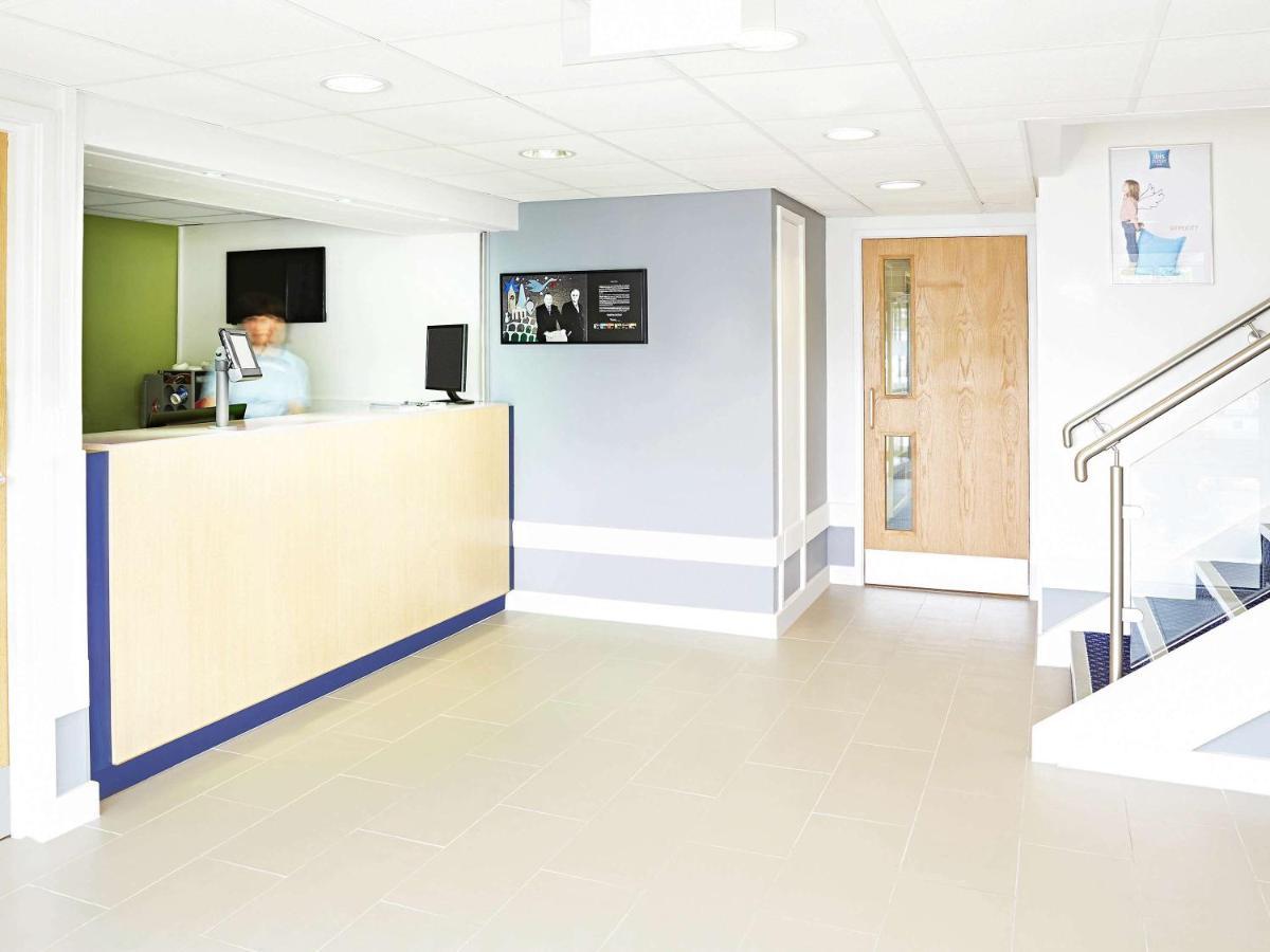 Warrington Motel, J20 M6 Lymm Services Eksteriør bilde